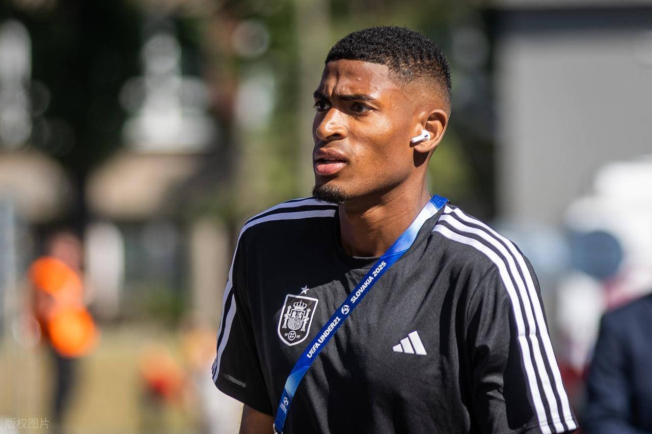 阿森纳同意签下瓦伦西亚后卫