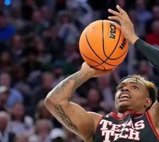 前CBA外援成逆转奇兵：阿姆斯18分+制胜抢断 火箭避免五连败