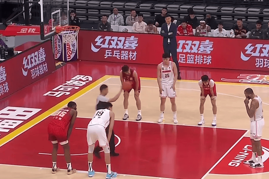 杜锋赌对了！CBA“暴力内线”或被广东队抢下，朱芳雨完成交易？