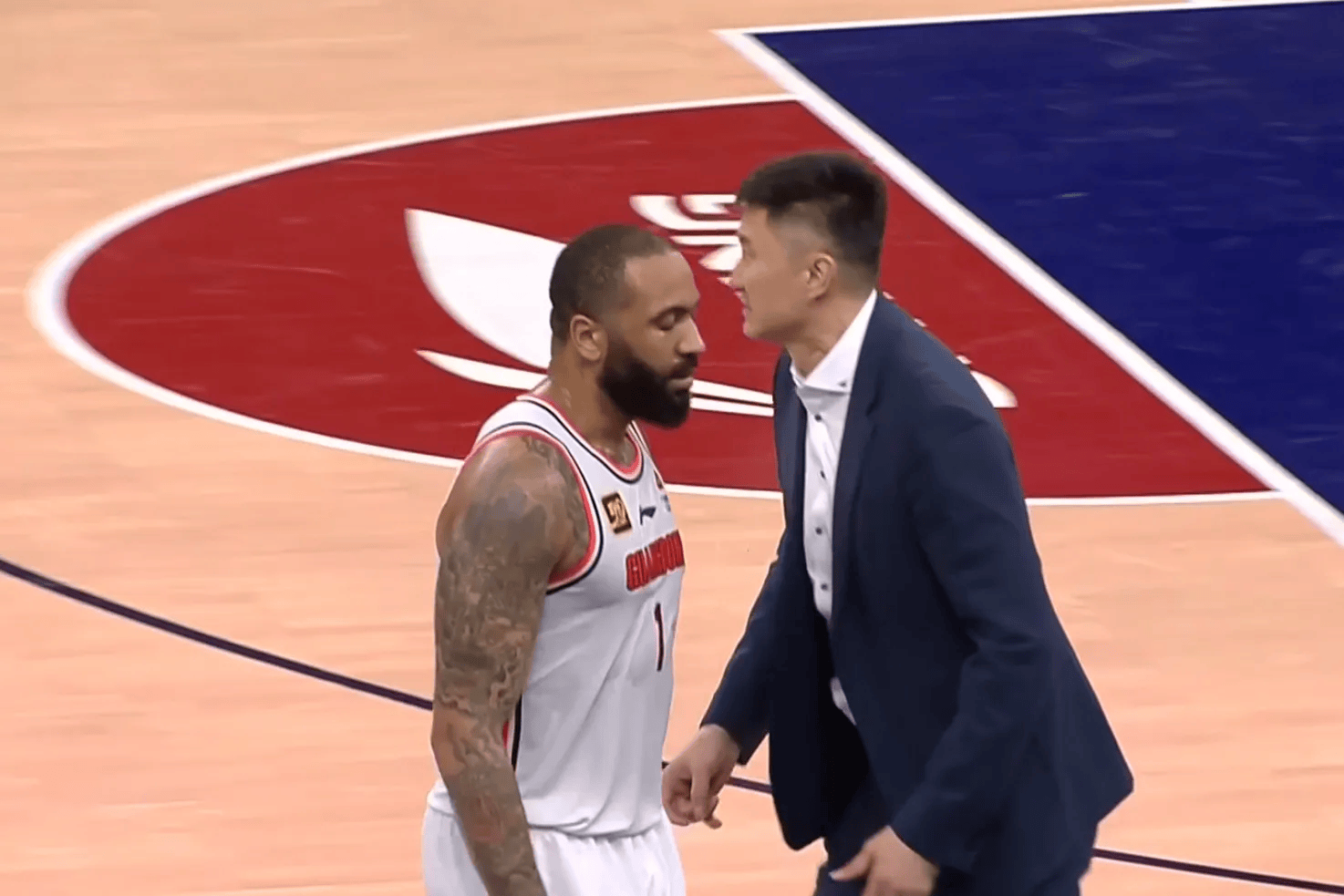 杜锋赌对了！CBA“暴力内线”或被广东队抢下，朱芳雨完成交易？