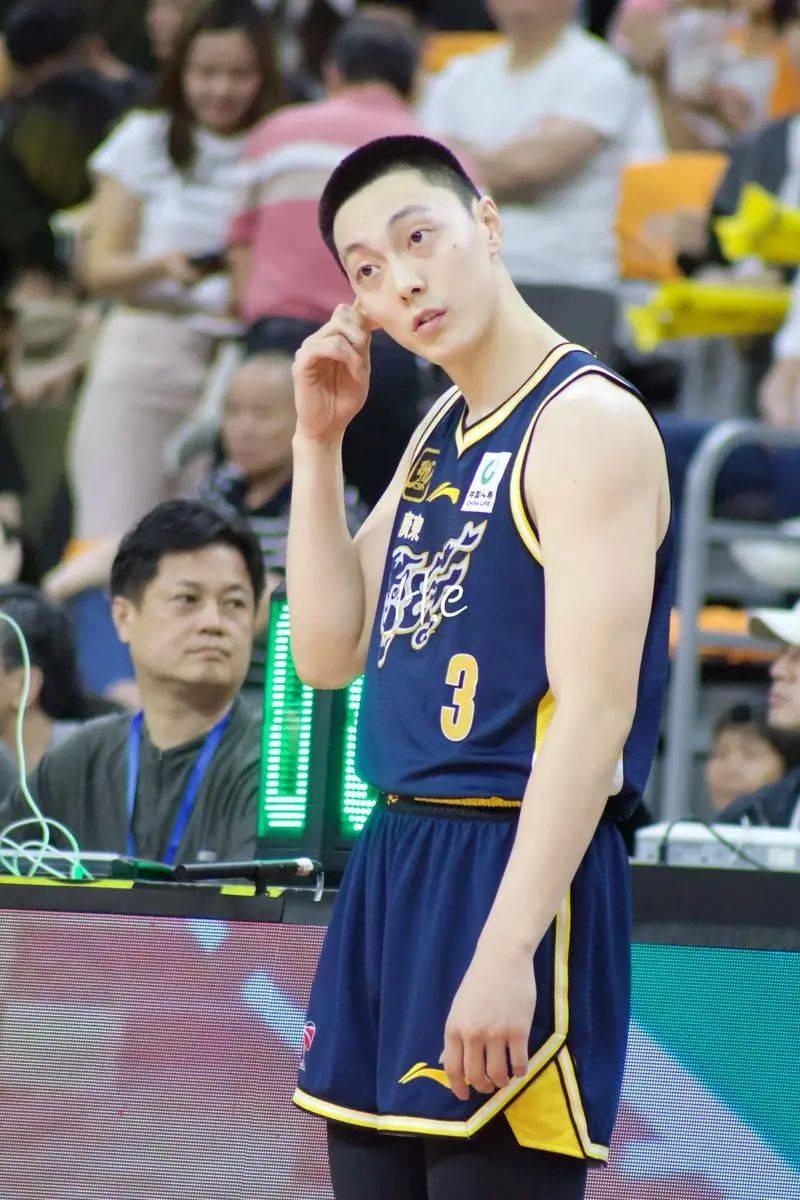 CBA三分雨升级！宏远新援场均23分，徐杰胡明轩迎最强火力搭档