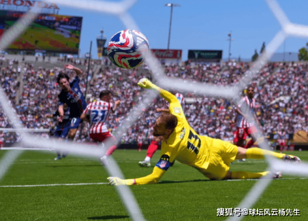 意外！巴黎圣日耳曼4比0大胜马德里竞技，取得世俱杯开门红