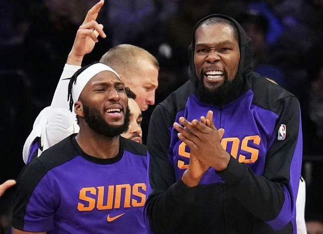 轮换第11人到位，火箭队8+2后卫防守拉满，搭档谢泼德，二阵缺射手