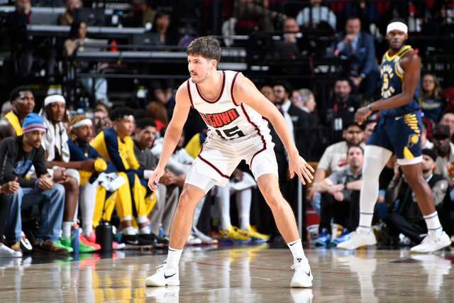 轮换第11人到位，火箭队8+2后卫防守拉满，搭档谢泼德，二阵缺射手