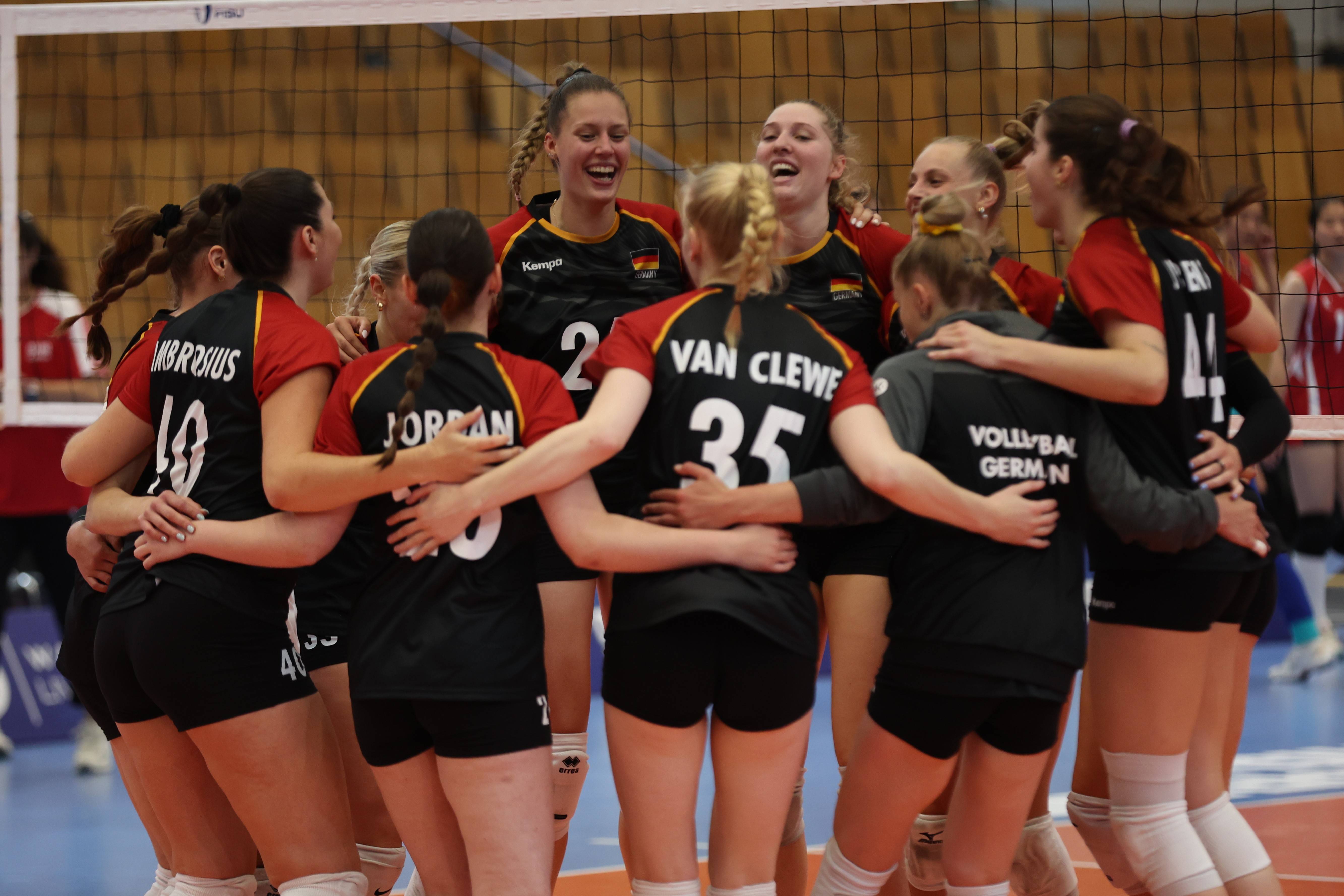 （体育）大运会——女排小组赛：中国队不敌德国队