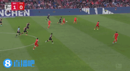 反应很快！諾(nuò)伊尔對(duì)阵柏(bǎi)林联近距(jù)离神扑，当选本赛季德甲最(zuì)佳扑救