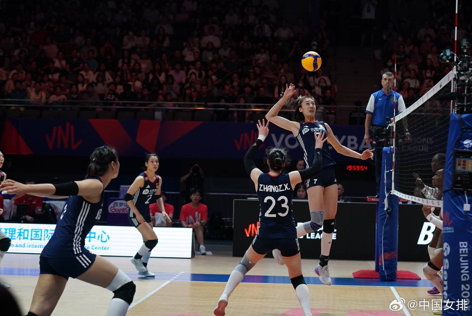 中国女排零封法国队 明日迎战强敌土耳其