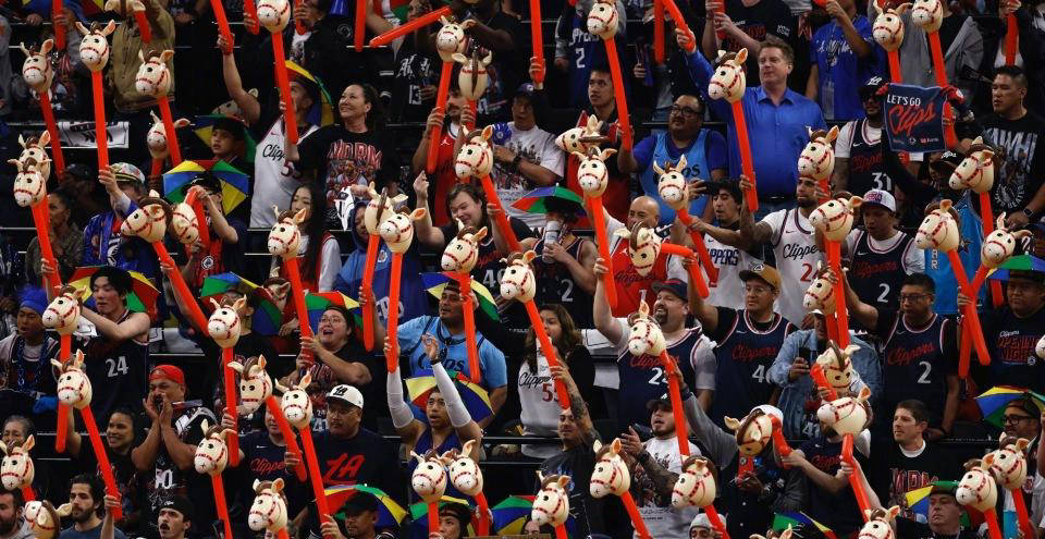 洛杉矶快船阵容变动，哈登计划续约