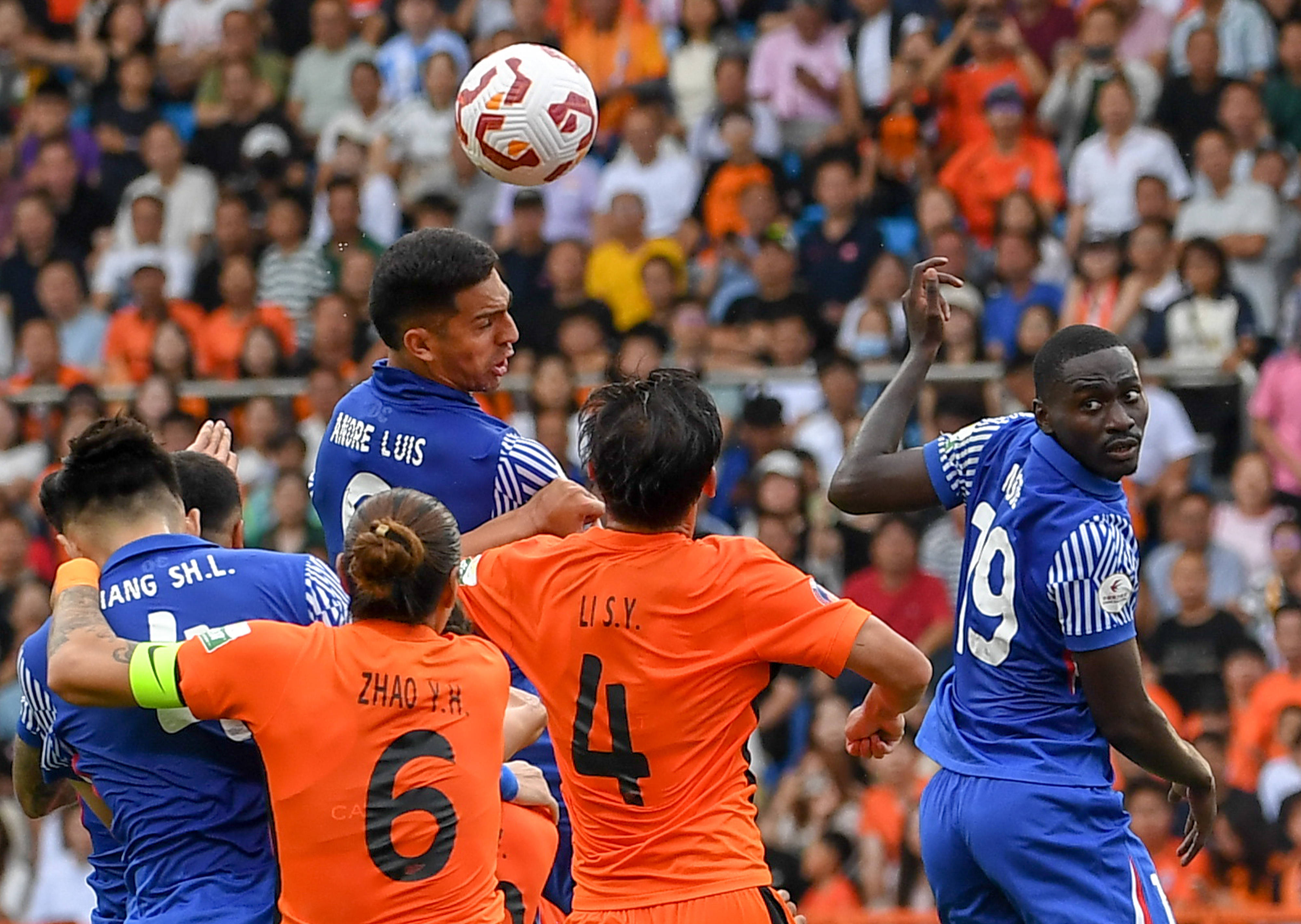 （体育）足球——中超：云南玉昆平上海申花