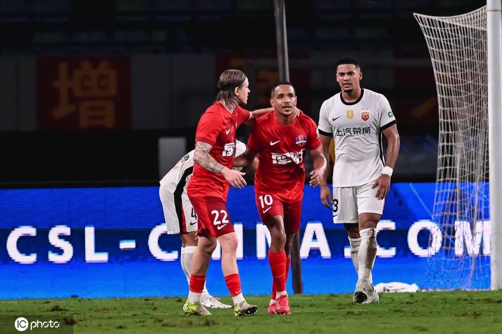 中超-刘若钒传射蒯纪闻中横梁 海港客场4-2梅州