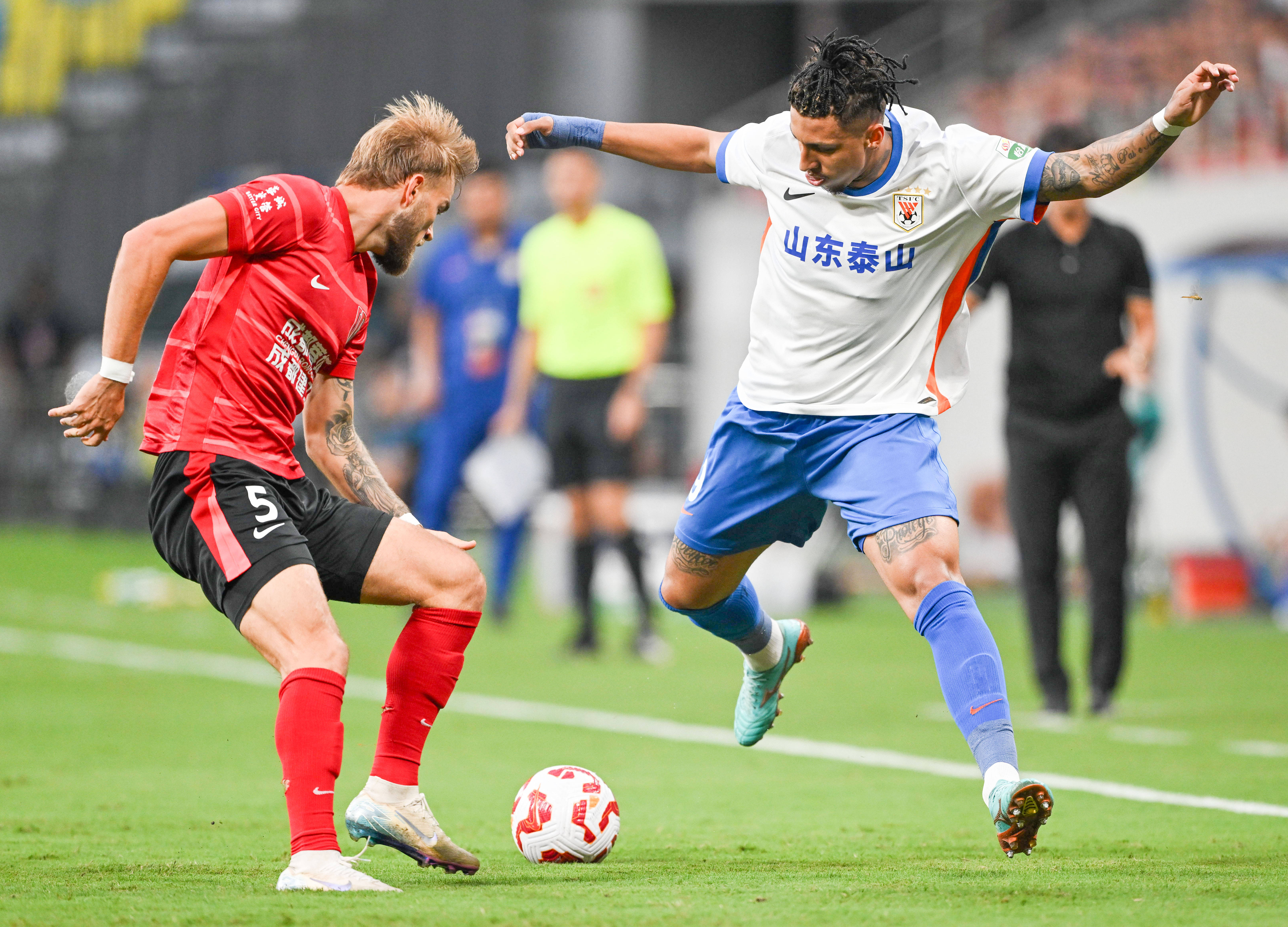 #（体育）足球——中超：成都蓉城战胜山东泰山