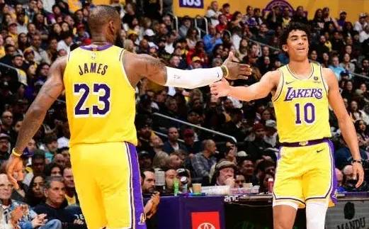 NBA湖人队里弗斯为何反水詹姆斯？