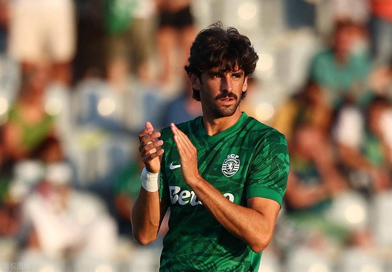 2-0，25岁巴塞罗那旧将特林康一传一射，助葡超豪门迎来开门红