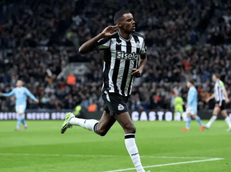 报价1.5亿欧！夏窗标王诞生！罢训罢赛有效果，利物浦造新三叉戟