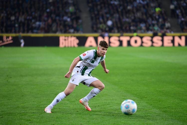 英媒：多家英国俱乐部有意门兴年轻后卫乌尔里希，含热刺及利兹联