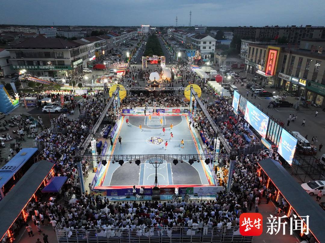 赣榆篮球超级联赛墩尚镇主场万人观战 精彩纷呈