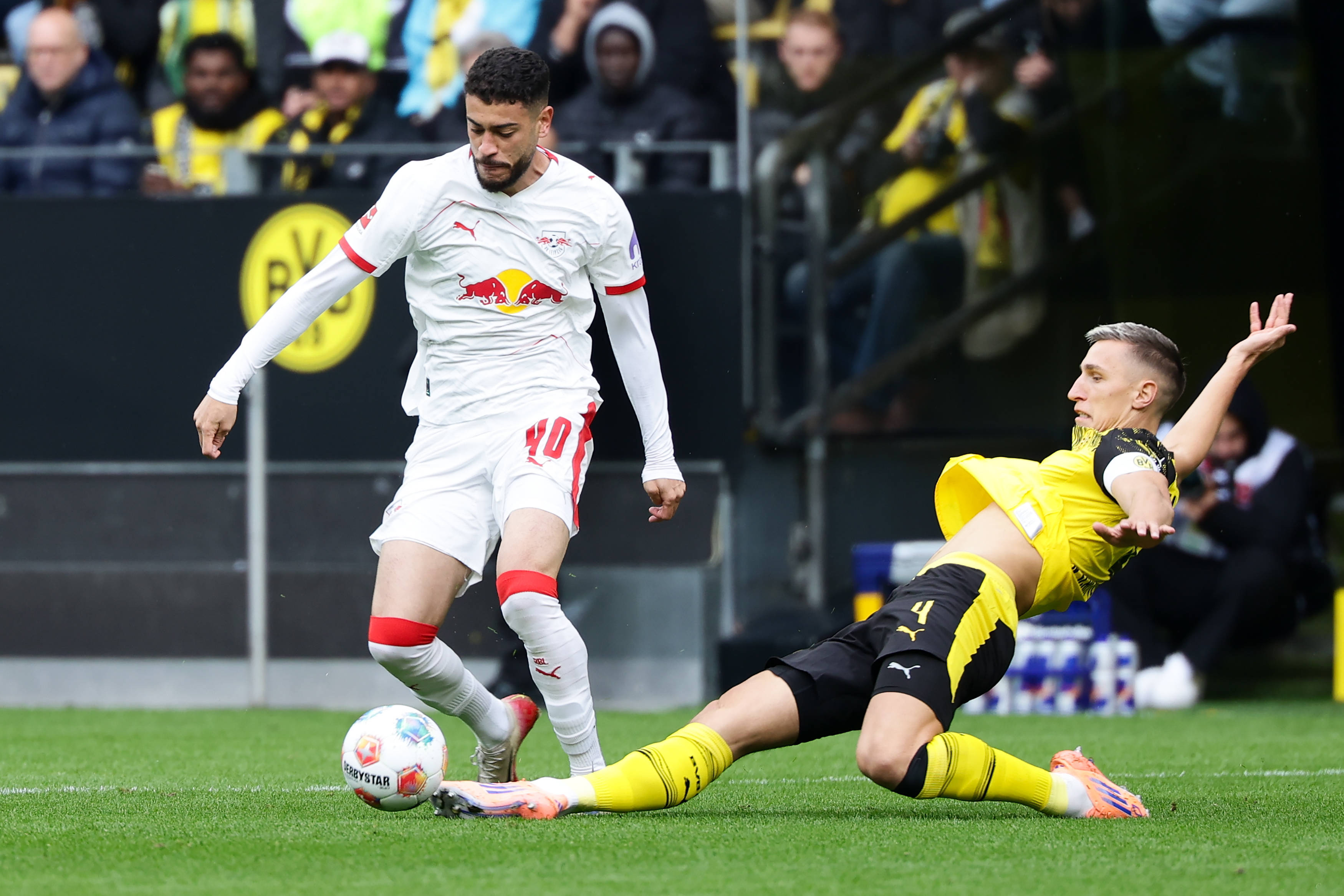 （体育）足球——德甲：多特蒙德平莱比锡