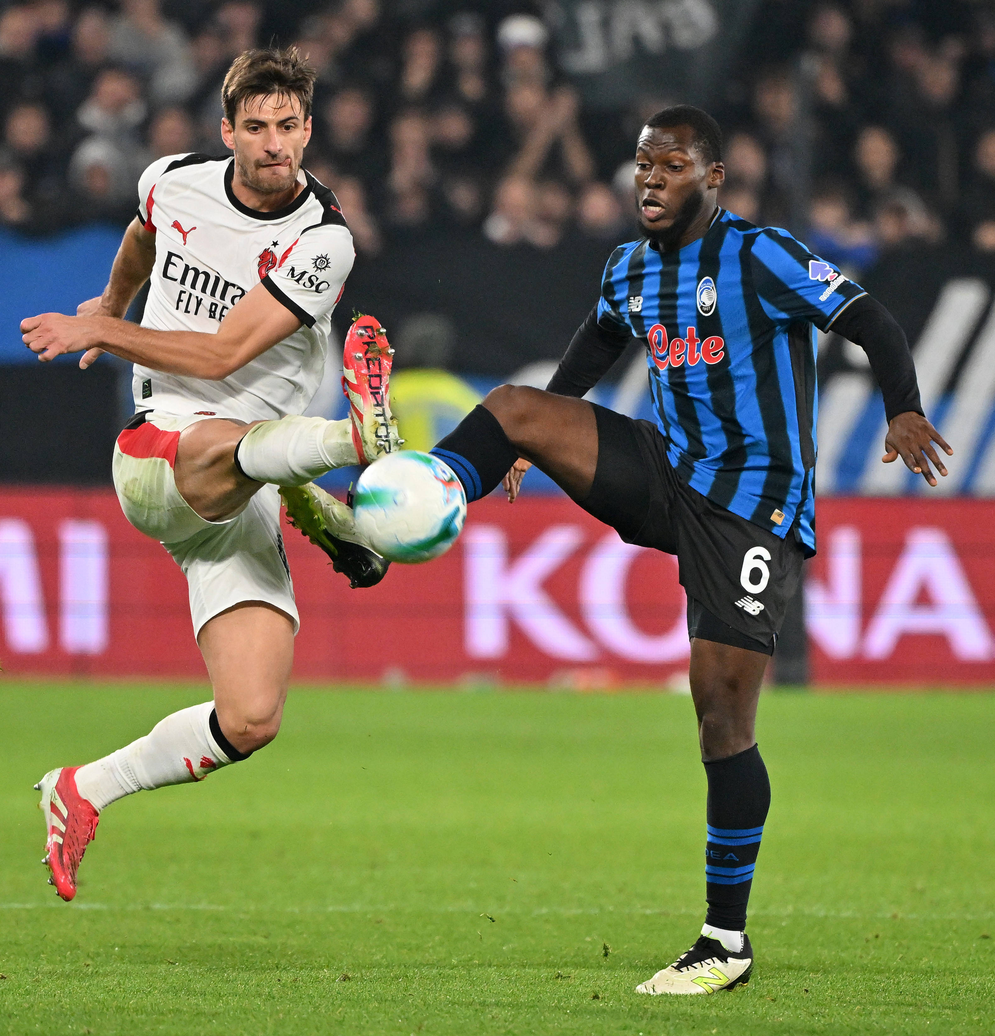 （体育）足球——意甲：亚特兰大平AC米兰