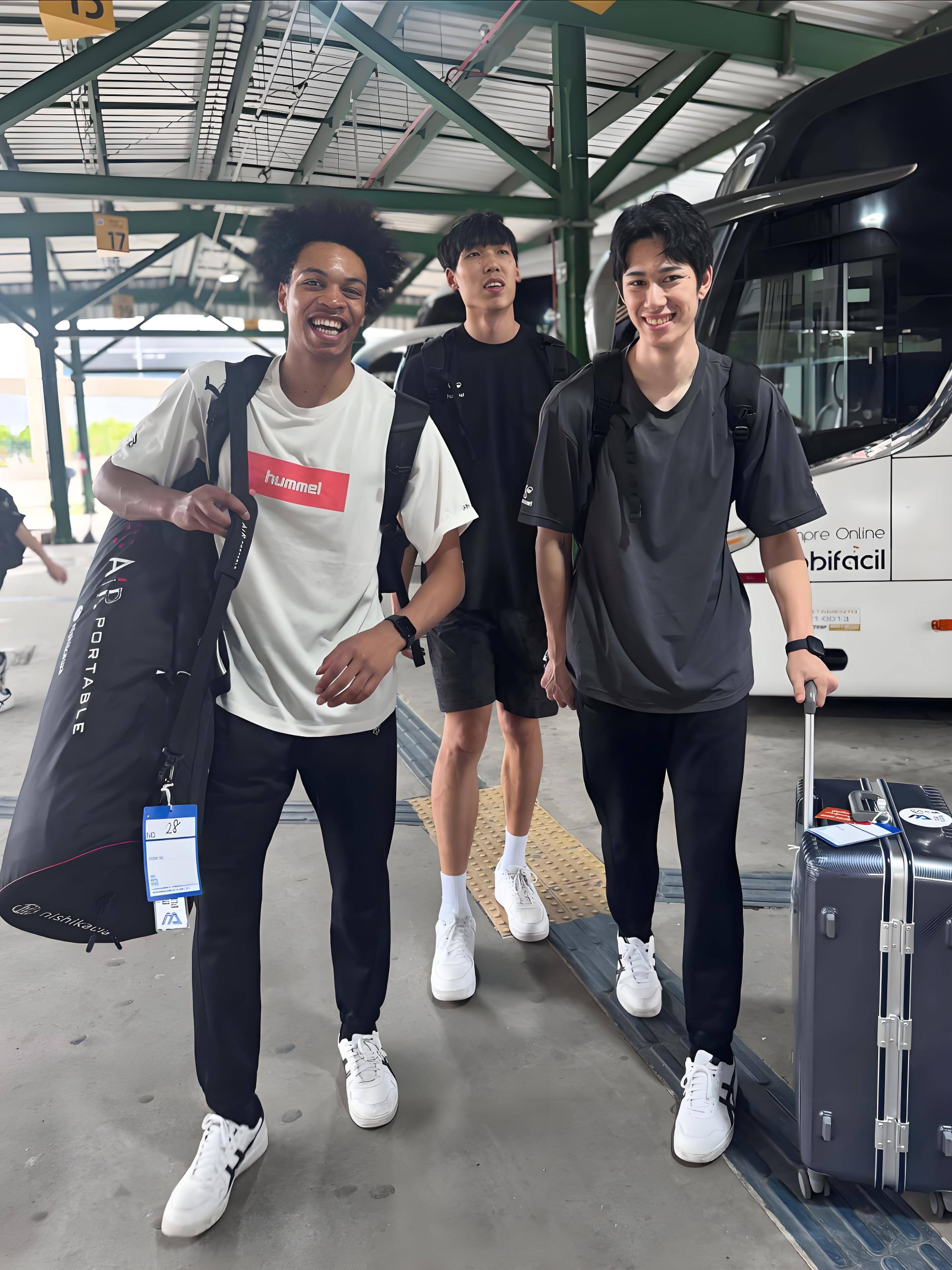 男排世俱杯半决赛赛程，小组收官战彭世坤队友假笑男19分