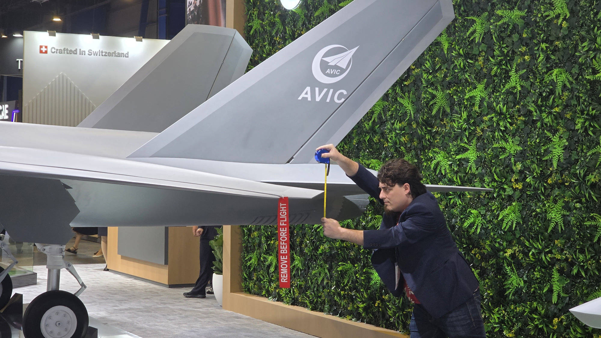 美国军火商不装了：如果中国歼-35真装了涡扇19，将是F-35的噩梦